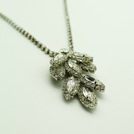 White zircon Ottaviani necklace with leaf pendant