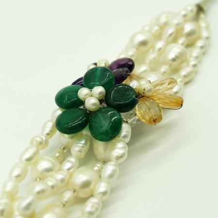 Bracelet Ottaviani with pearls and flowers in semi-precious stones